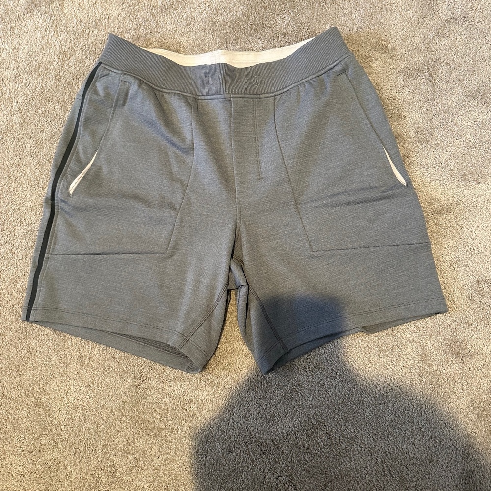 Lululemon - Textured Tech Linerless Short 7" - Limited Edition